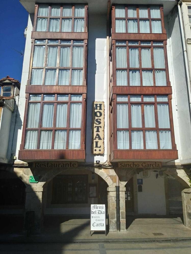 Hostal Sancho Garcia Espinosa De Los Monteros Exterior photo